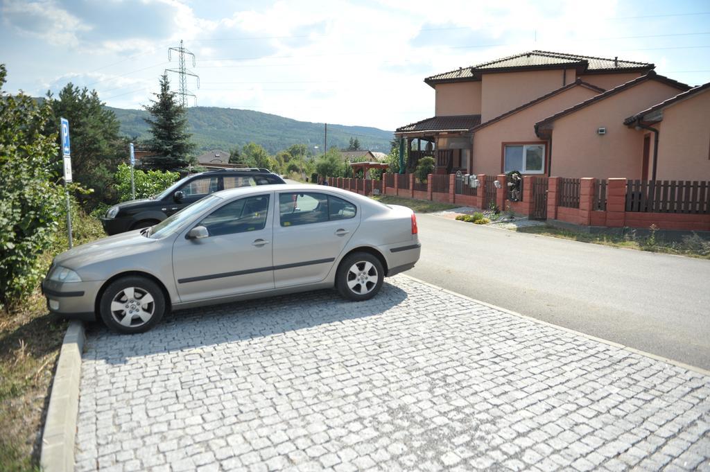 Dobřichovice 乌图拉卡旅馆酒店 外观 照片