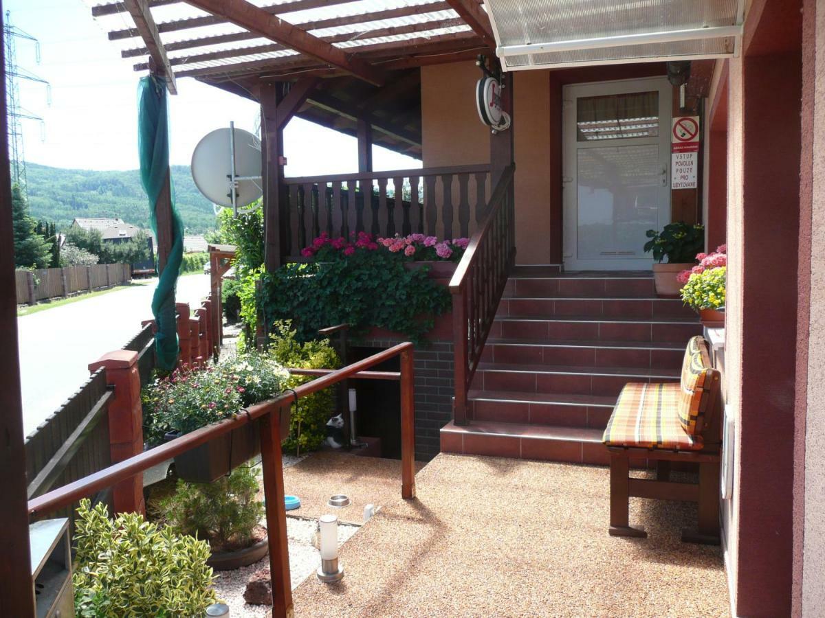 Dobřichovice 乌图拉卡旅馆酒店 外观 照片