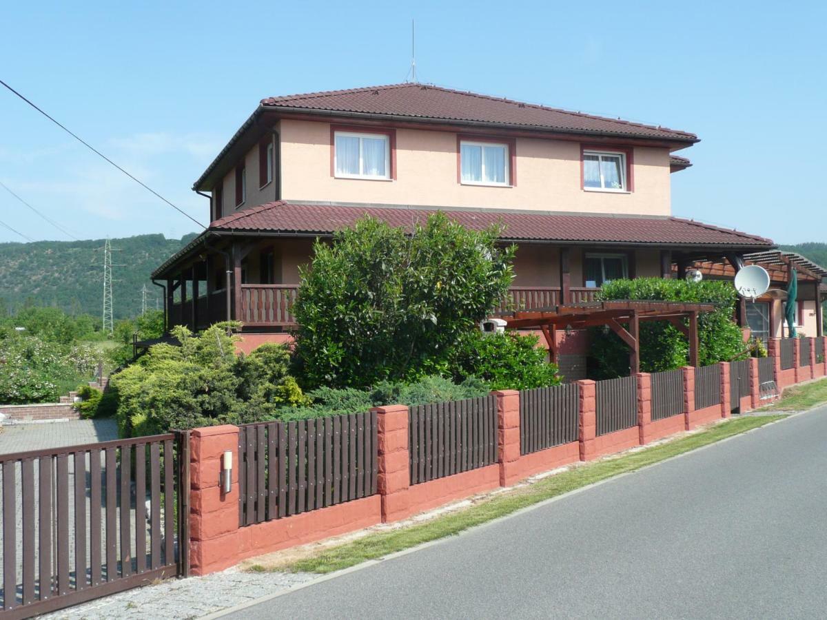 Dobřichovice 乌图拉卡旅馆酒店 外观 照片