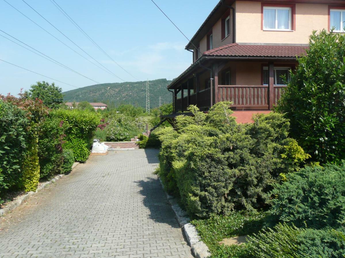 Dobřichovice 乌图拉卡旅馆酒店 外观 照片